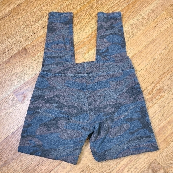 Sundry XS Blue/Gray Camo Soft Skinny Sweatpants - Picture 6 of 6